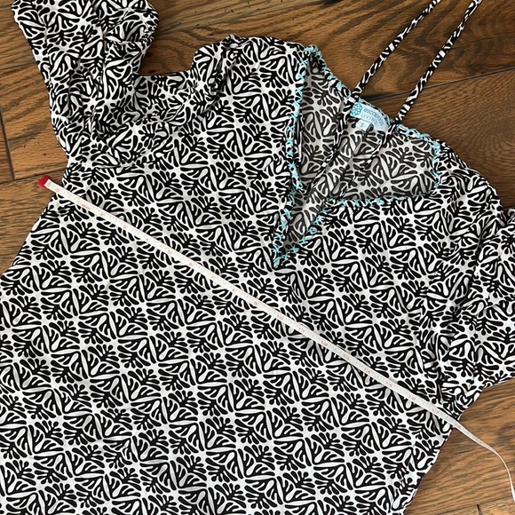 Escapada Swimsuit Cover Up - Picture 8 of 9